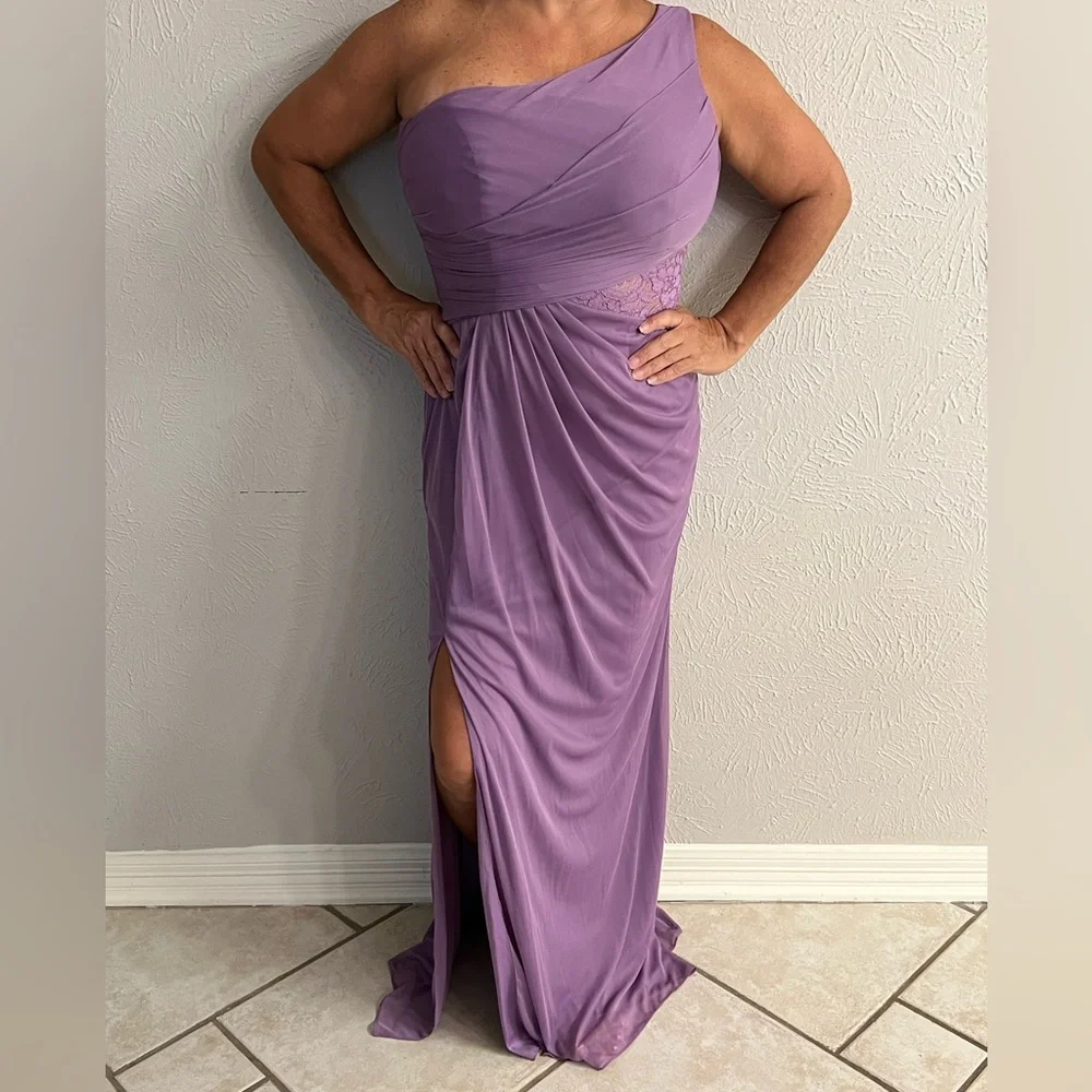 Davis bridal one-shoulder mesh dress with lace inset - Picture 1 of 4